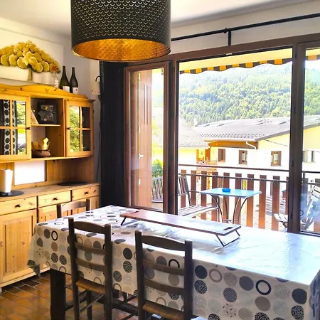 3 Pieces: Balcon, Parking Prive, Proche Village - Fr-1-761-42