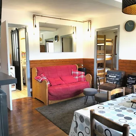 Apartment 3 Pieces: Balcon, Parking Prive, Proche Village - Fr-1-761-42